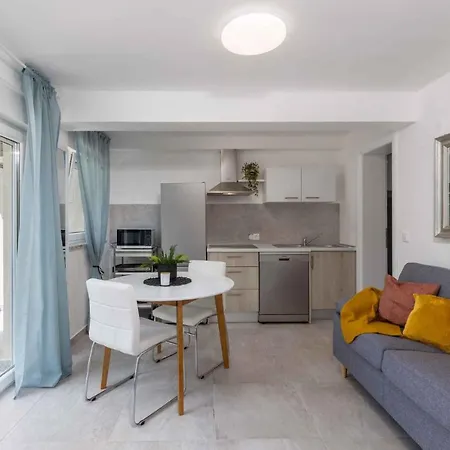 Apartment In 44014