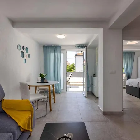 Apartamento In 44014 Crikvenica